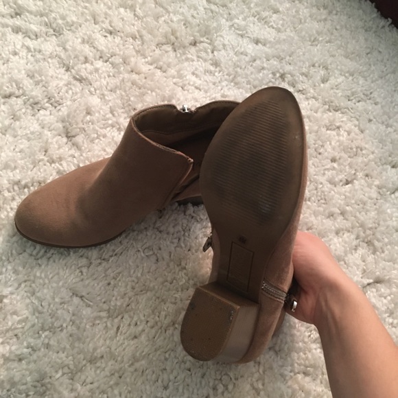 Tan suede booties - Picture 5 of 5